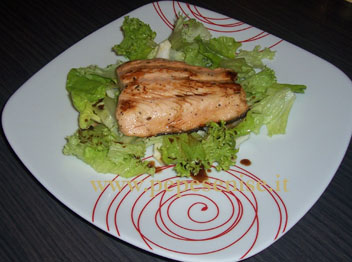 FILETTO DI SALMONE CON ACETO BALSAMICO